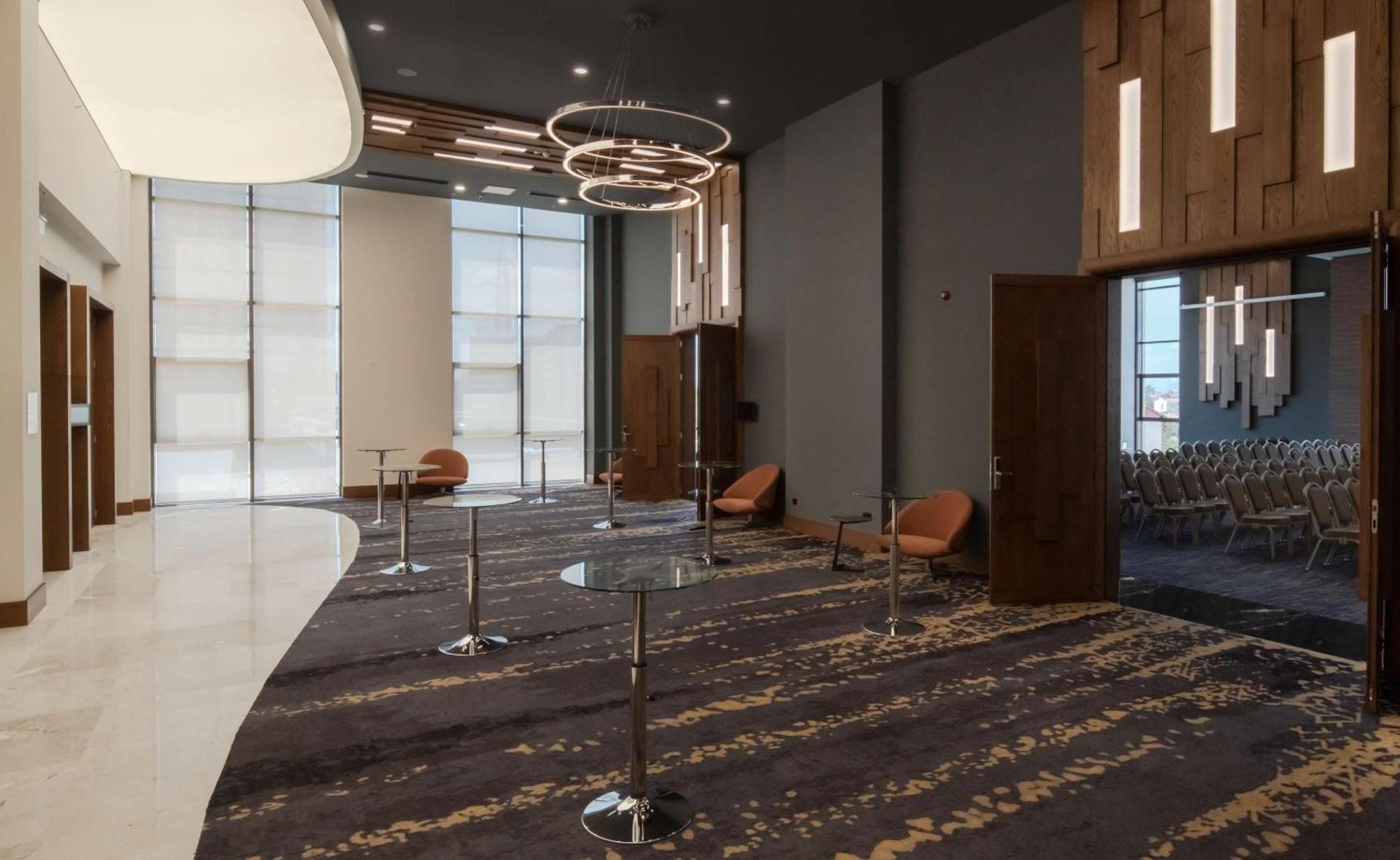 Готель Doubletree By Hilton Маніса Екстер'єр фото