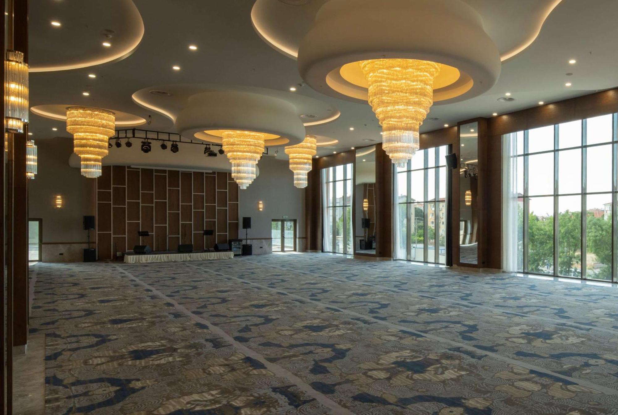 Готель Doubletree By Hilton Маніса Екстер'єр фото