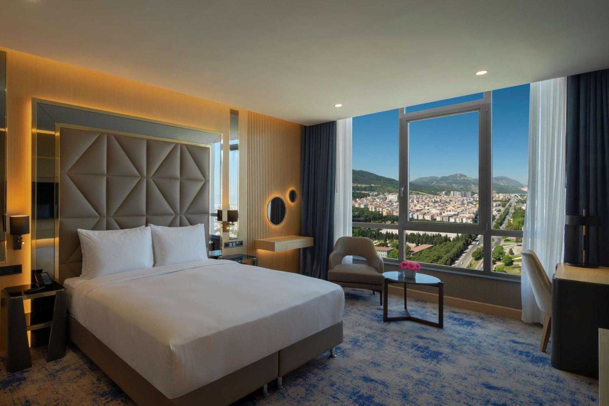 Готель Doubletree By Hilton Маніса Екстер'єр фото