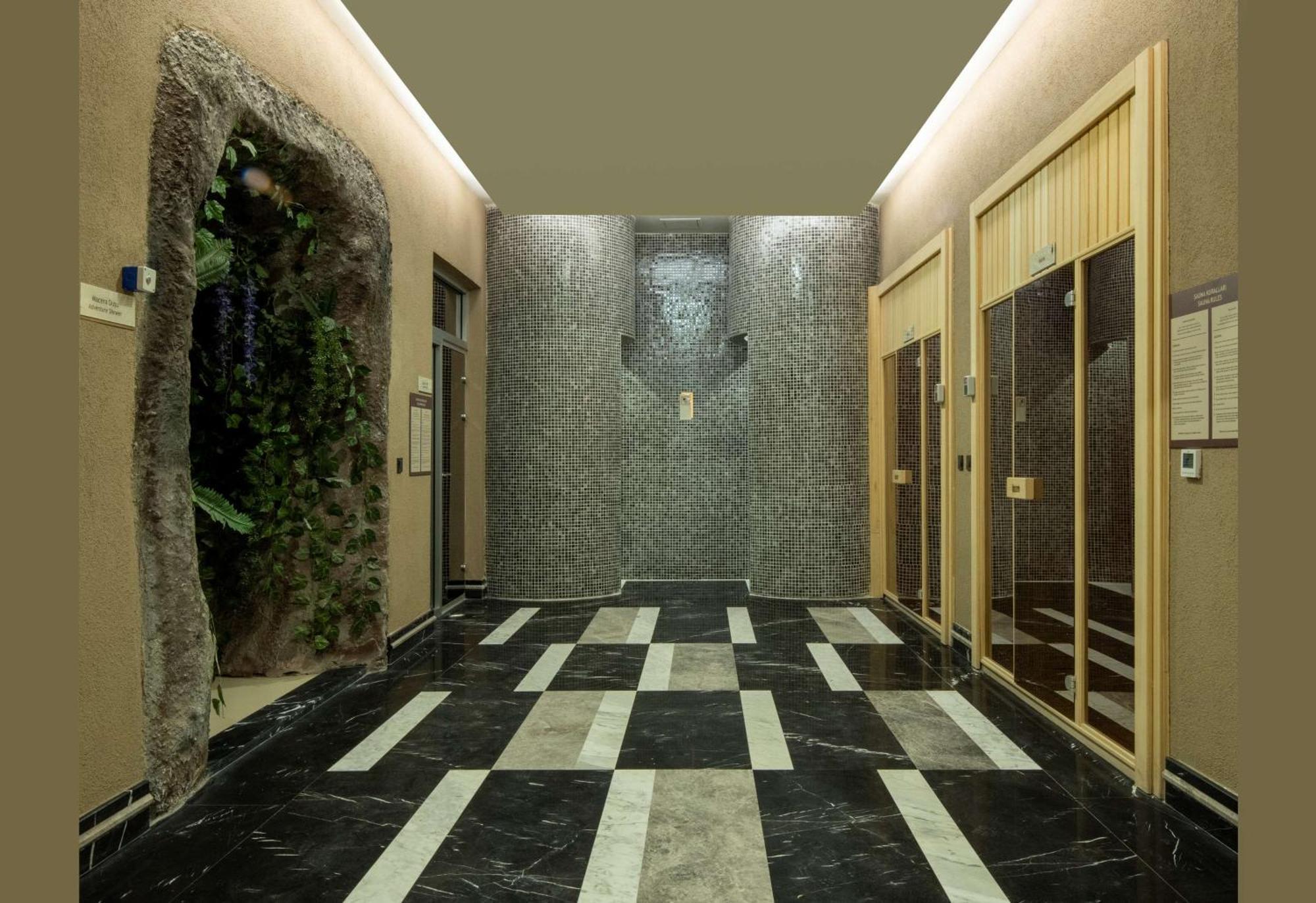 Готель Doubletree By Hilton Маніса Екстер'єр фото