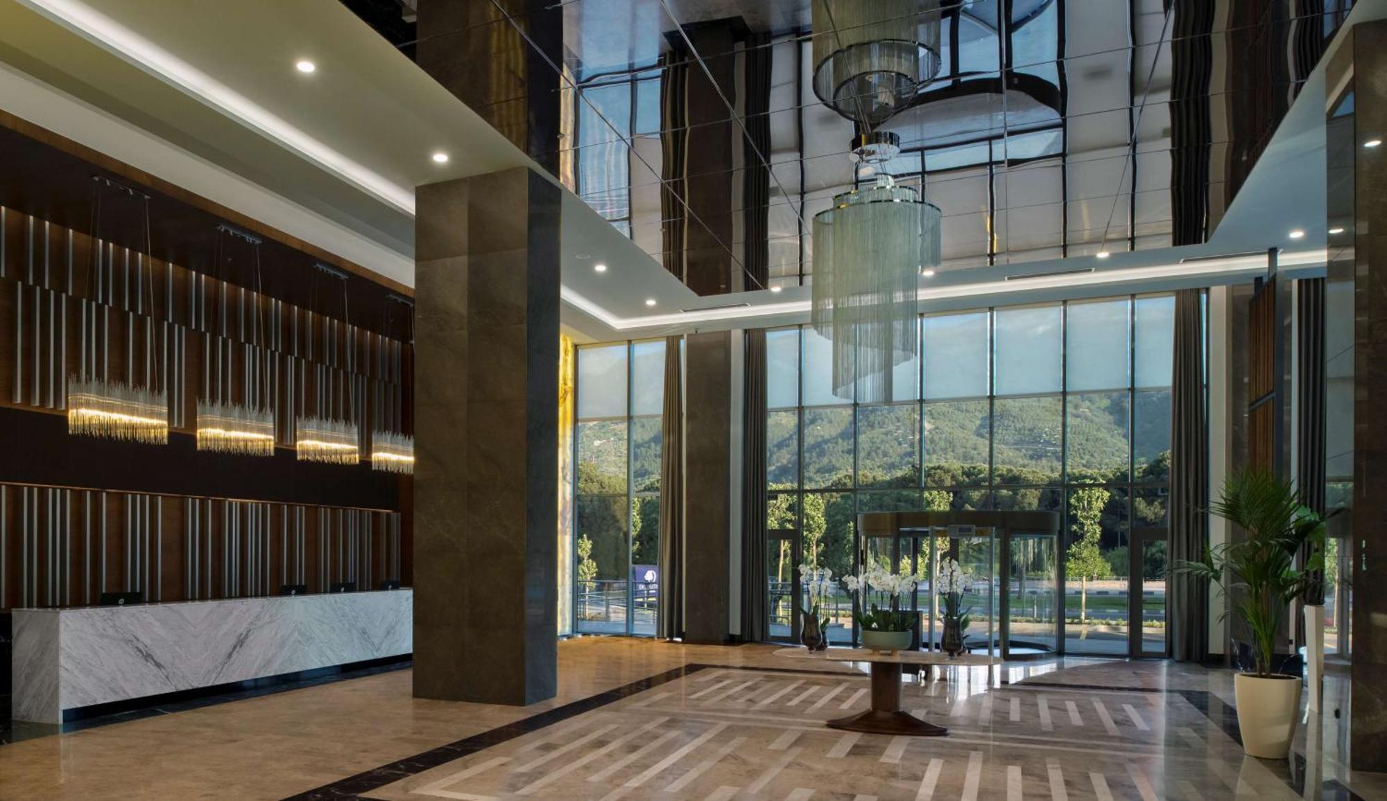 Готель Doubletree By Hilton Маніса Екстер'єр фото