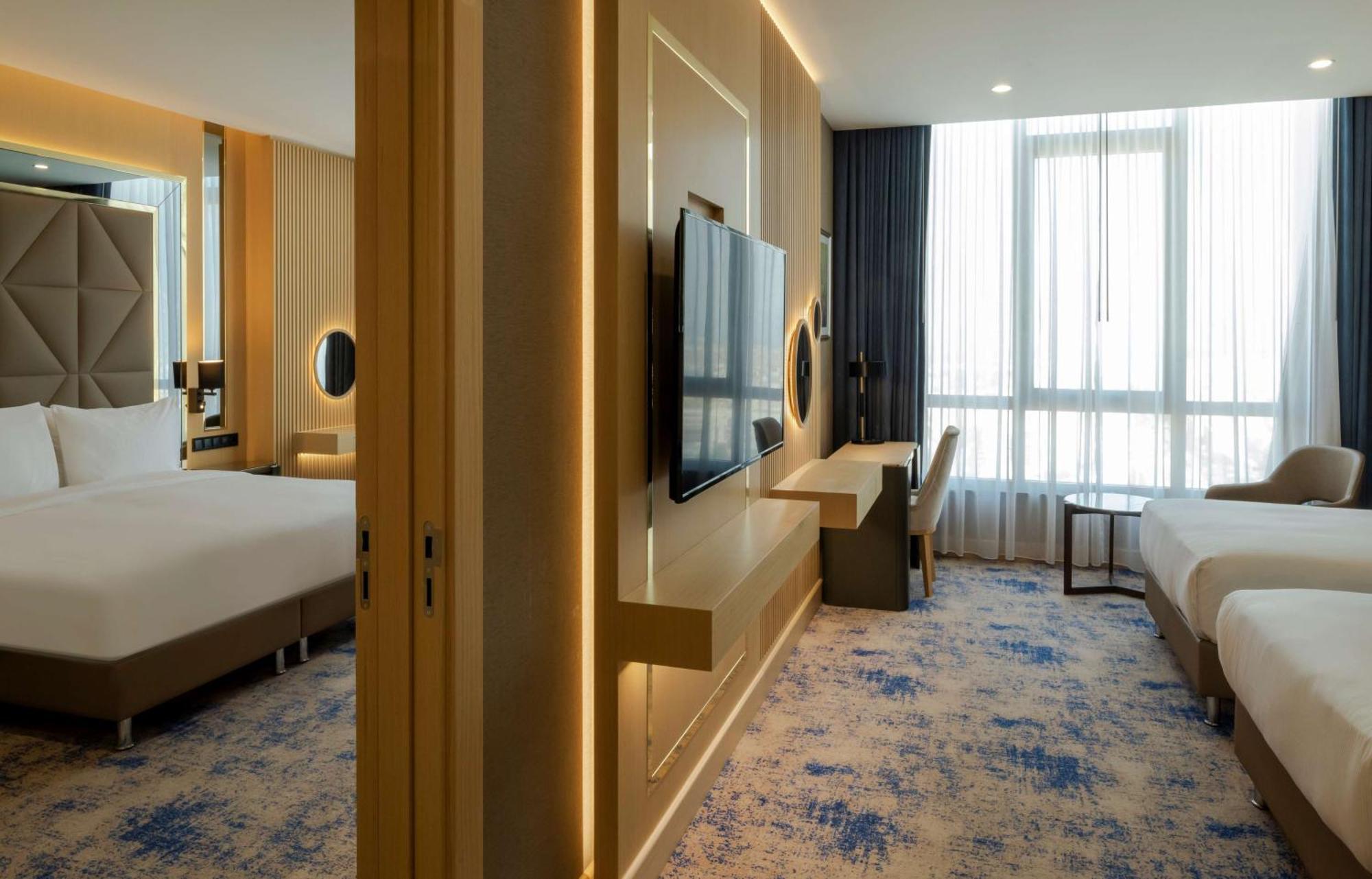 Готель Doubletree By Hilton Маніса Екстер'єр фото