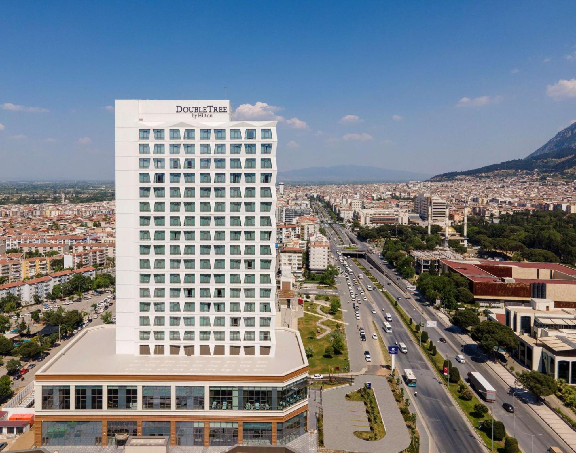Готель Doubletree By Hilton Маніса Екстер'єр фото