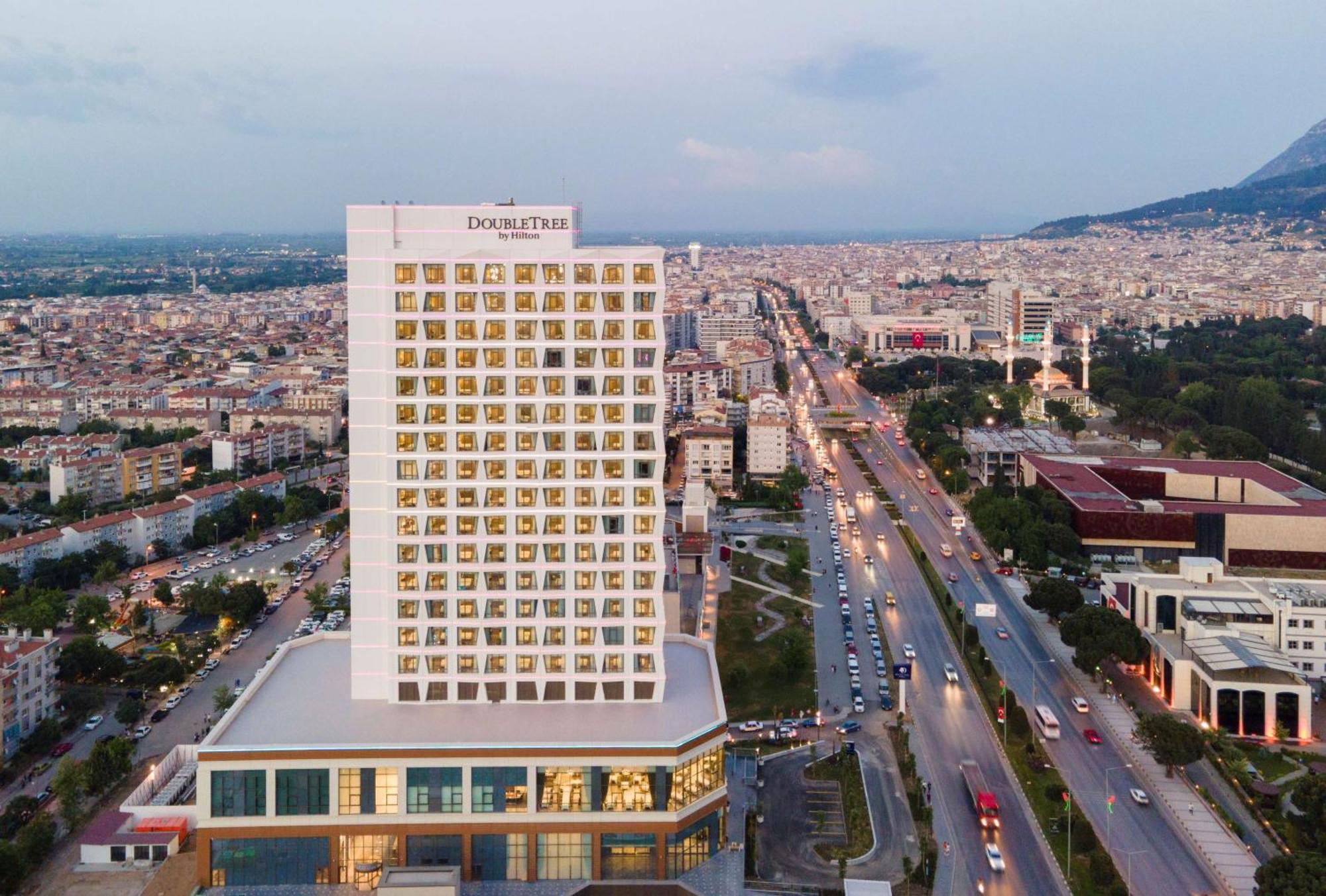 Готель Doubletree By Hilton Маніса Екстер'єр фото